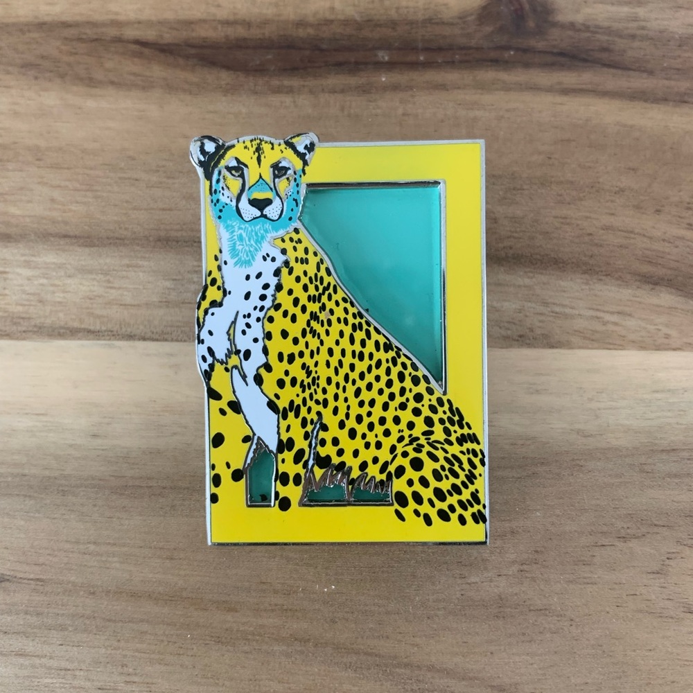 National Geographic & Disney cheetah pin NWOT - Picture 1 of 6